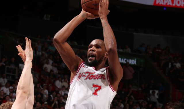 开云体育下载-火箭出现内讧！杜兰特空砍32分，申京阿门拖后腿，伊森叫板乌度卡|热火|凯文·杜兰特|谢泼德|阿德巴约|安德鲁·维金斯_新浪体育_新浪新闻